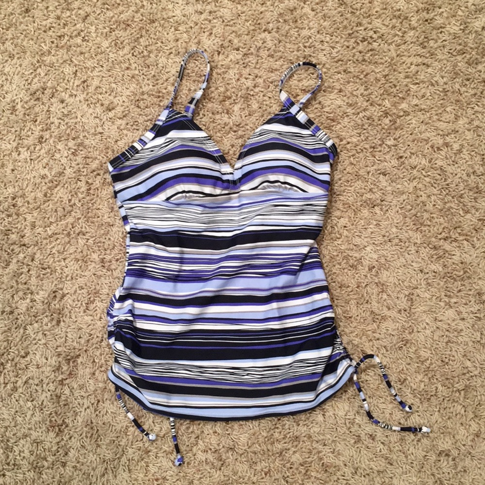 Women’s tankini swimsuit top